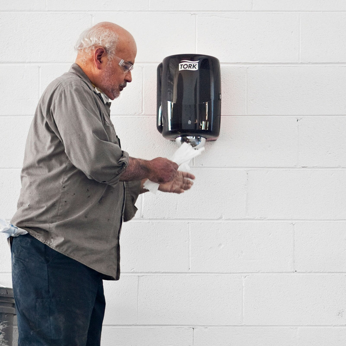 Tork Dispenser Maxi a estrazione centrale